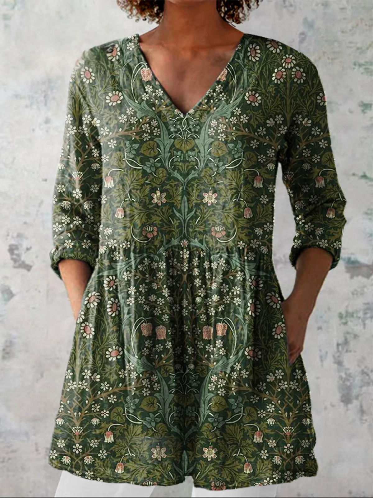 Julie™ | Lång blus med V-ringning