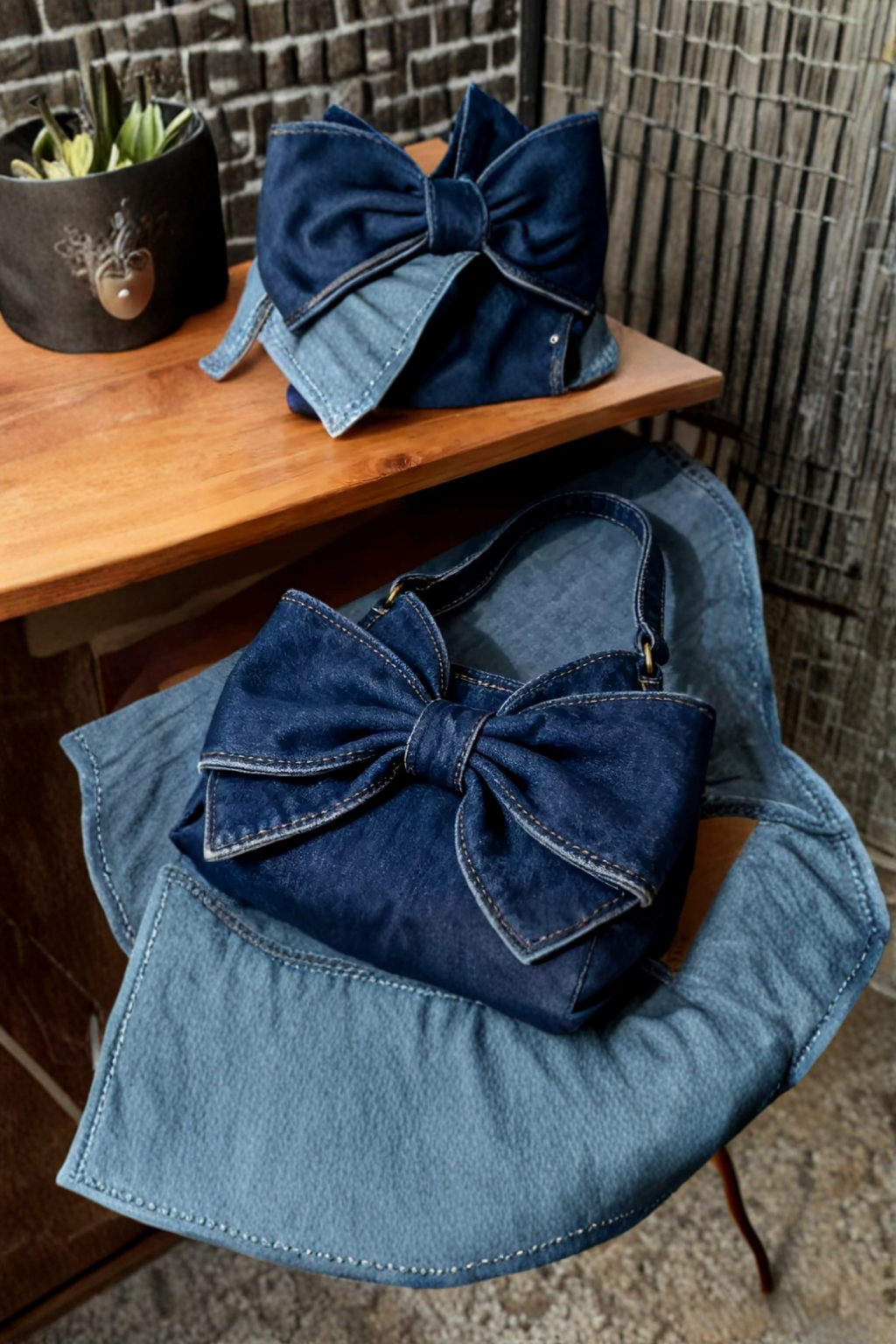 Anika™ | Väska med retro-rosett