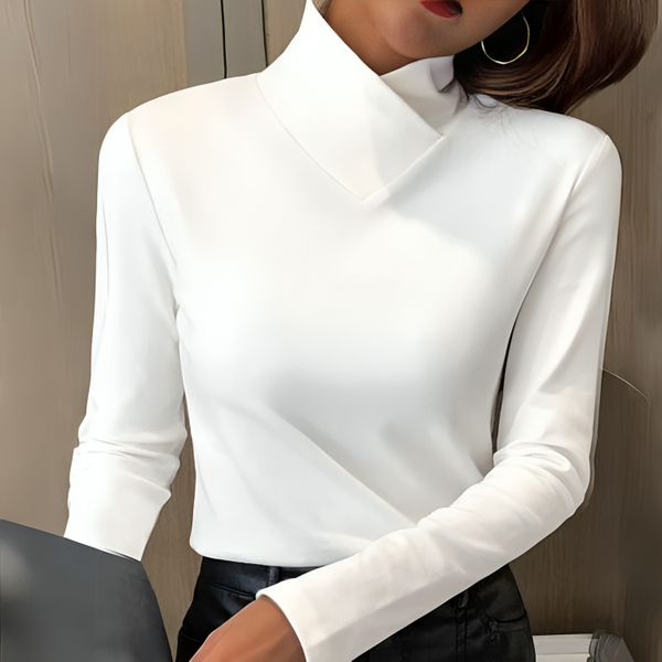 Hayden Norda | Elegant Turtleneck Pullover