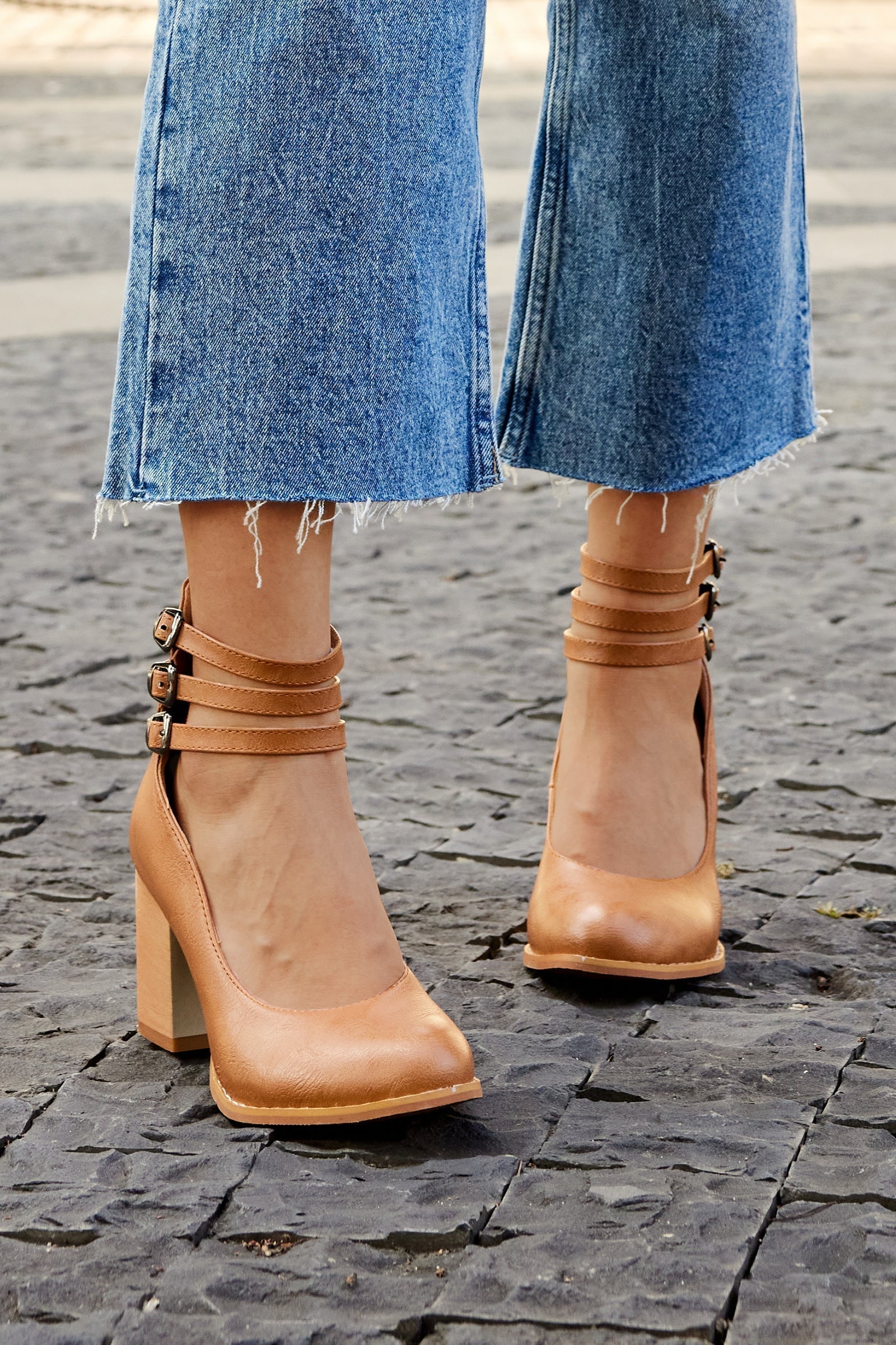 Casilda™ | Släta sandaler med ankelrem och tjock sula