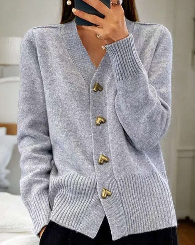 Hayden Chasie | Elegant Hjärtknapp Cardigan
